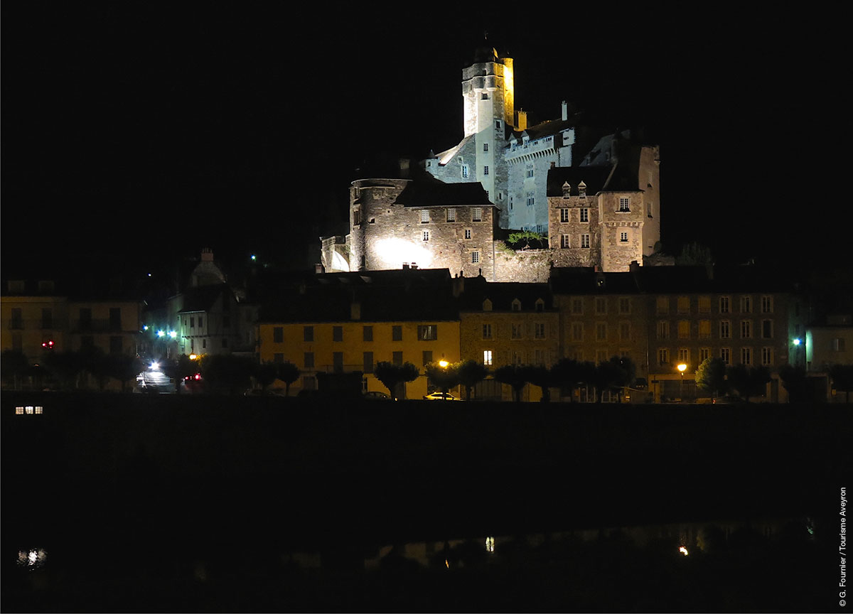 Estaing de nuit © G. Fournier / Tourisme Aveyron