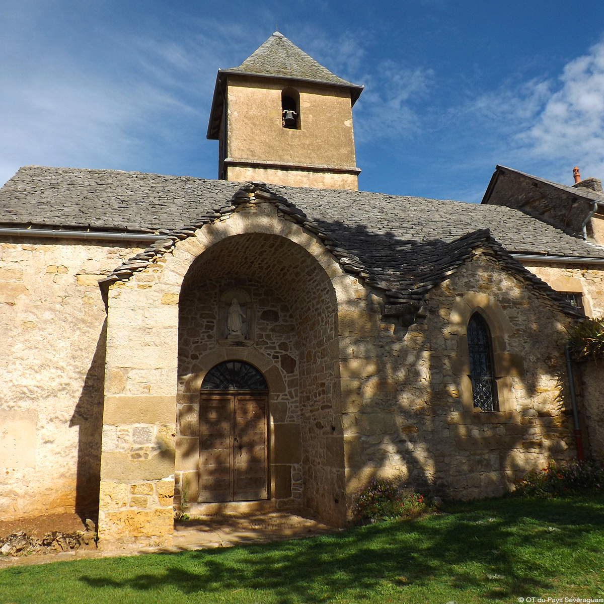 Eglise de Cornuéjouls © OT-du-Pays-Sévéraguais