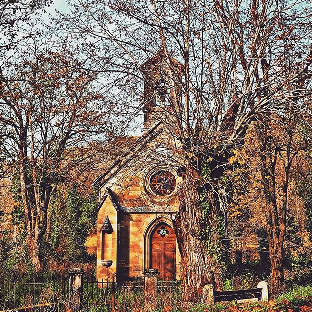 Petite chapelle à proximité de Fournols @dimitrichh