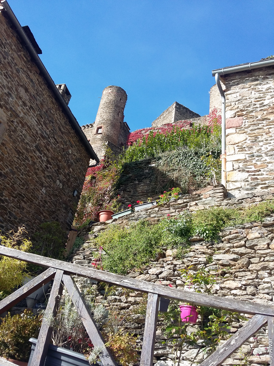 Belcastel, Aveyron © J. Alvar