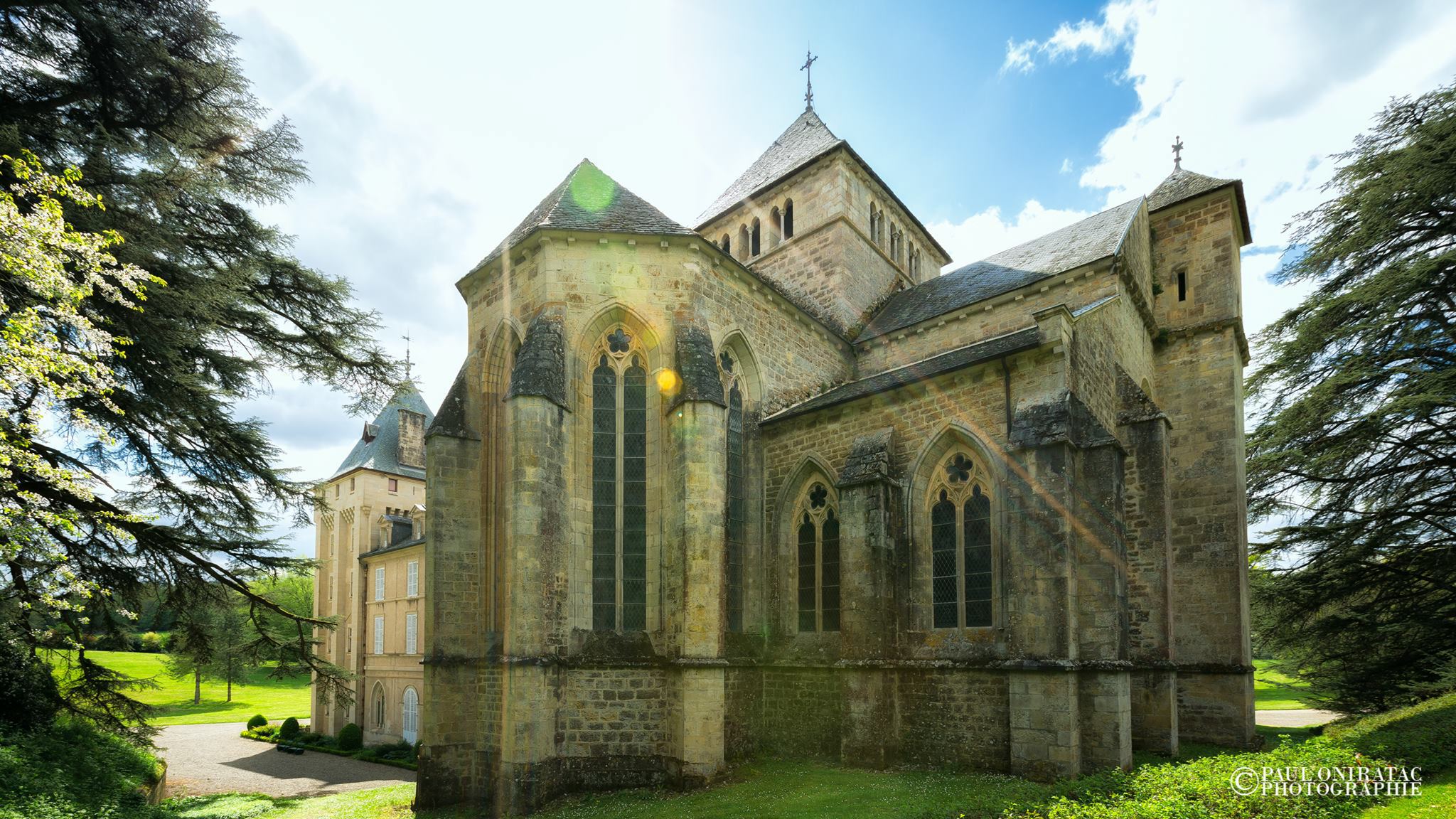 Abbaye de Loc Dieu, Aveyron © P. Oniratac
