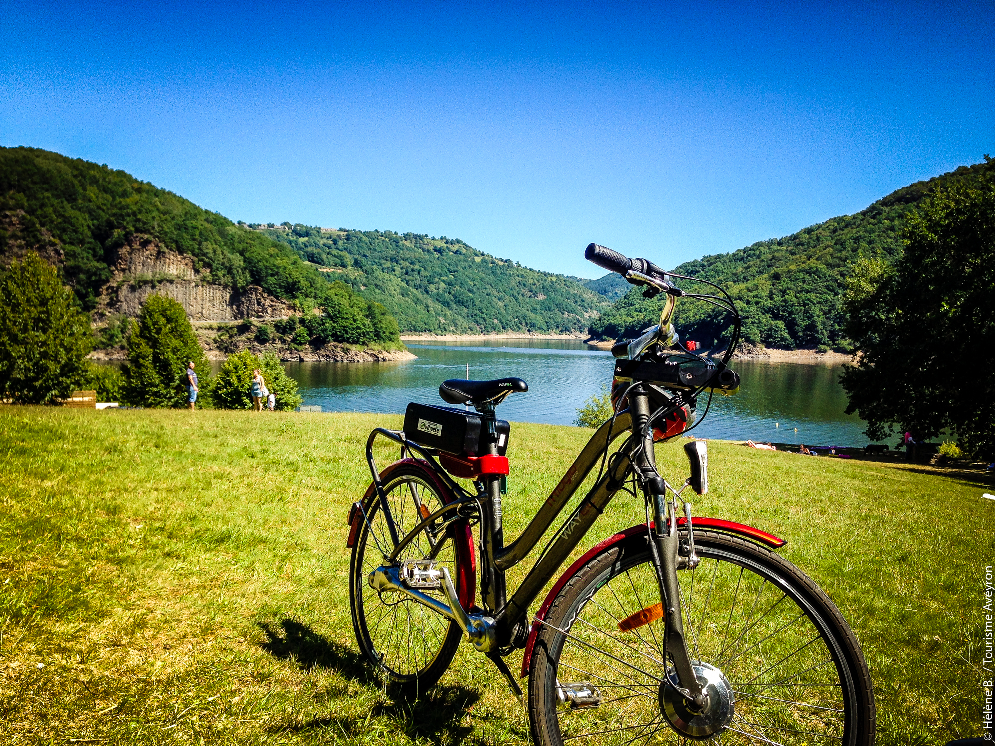 Balade en vélo électrique à la presqu'île de Sarrans, Aveyron