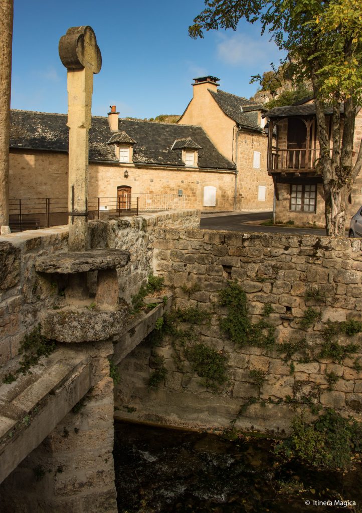 Salles-la-Source, Aveyron © Itinera Magica