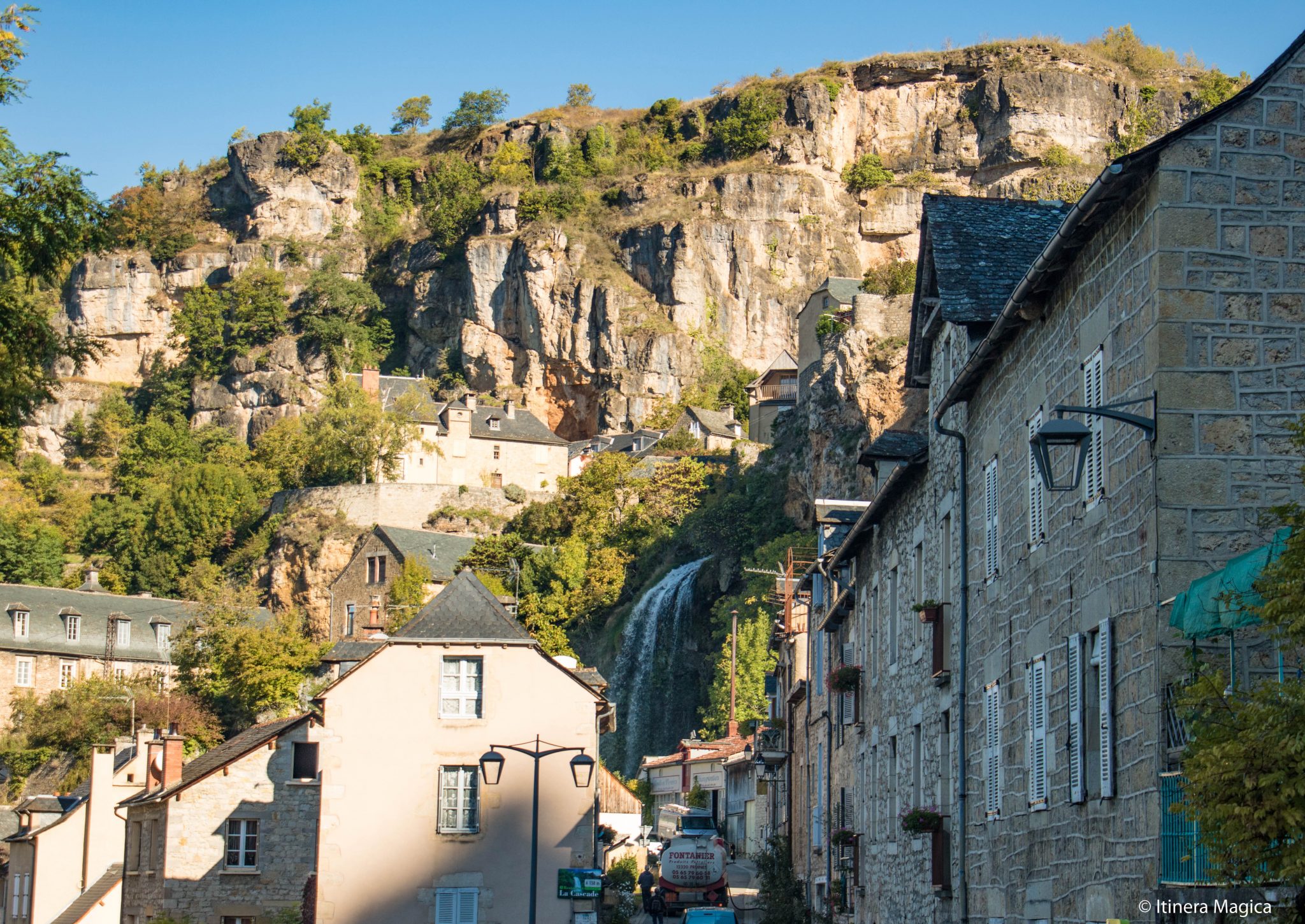 SalleslaSource, le village cascade SalleslaSource, le village cascade